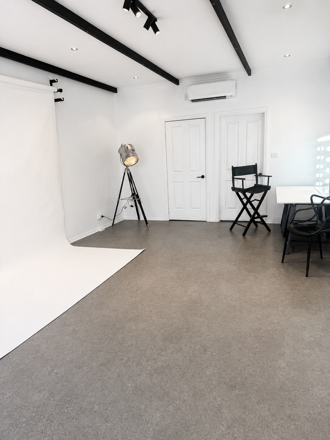 The Boutique Photo Studio - 2hrs